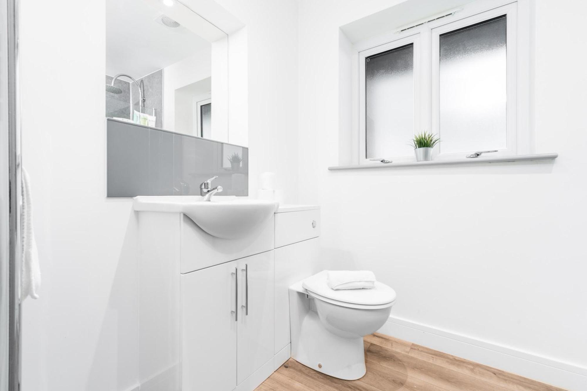 Stylish 2 Bedroom - Balcony - Secure Parking - Rated - 5mc Appartamento *
